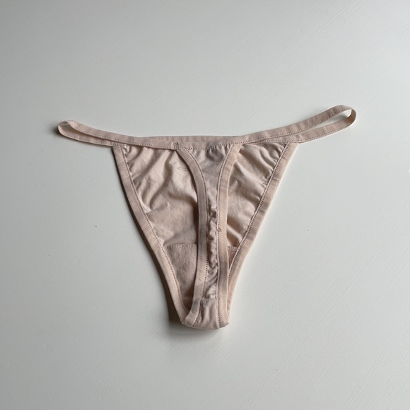 Victoria’s Secret | Basic Nude Thong | M - Picture 5 of 8